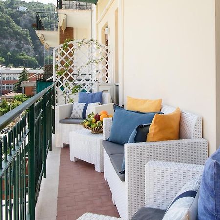 Les Suites Des Tout Le Monde Sorrento Exterior foto