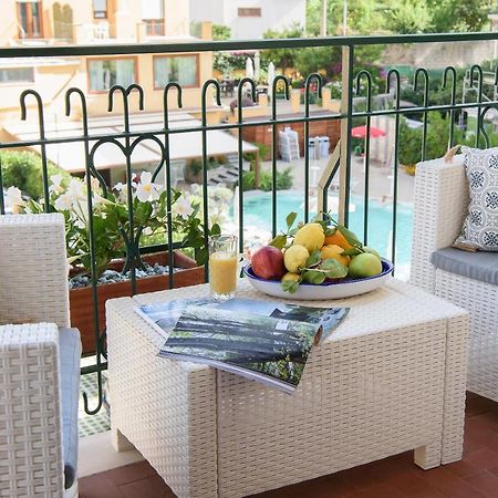 Les Suites Des Tout Le Monde Sorrento Exterior foto