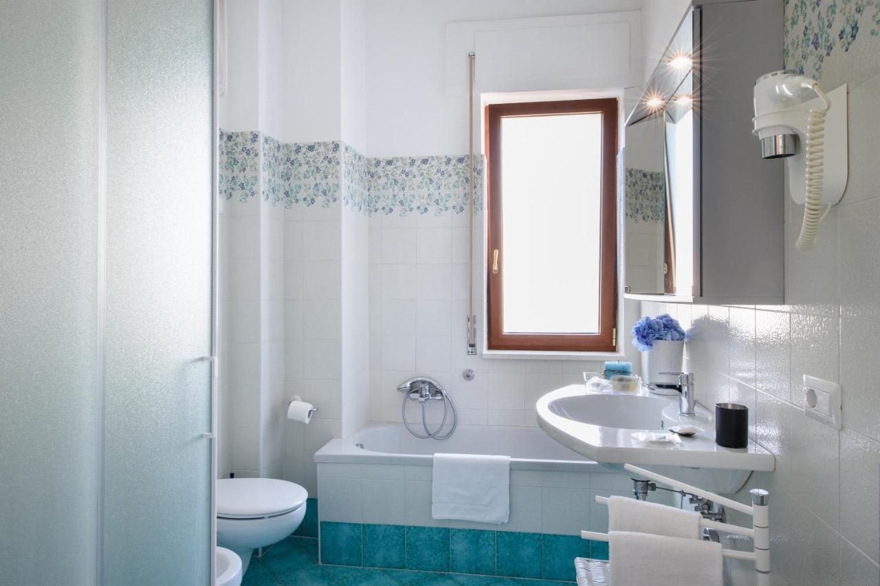 Les Suites Des Tout Le Monde Sorrento Exterior foto