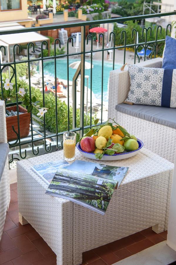 Les Suites Des Tout Le Monde Sorrento Exterior foto